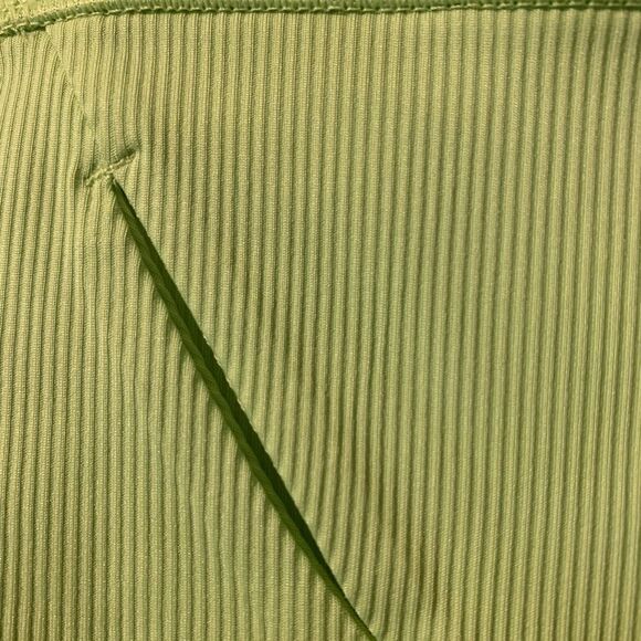 NWT Girls “Teen” All In Motion Performance Crew  - Picture 4 of 7